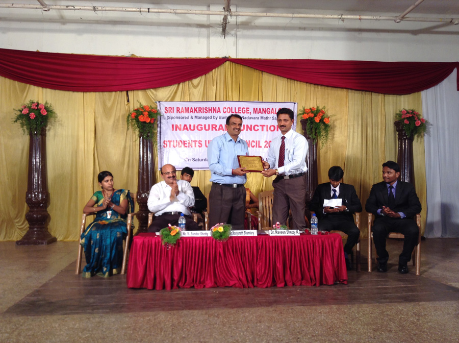 Bhandary Foundation - Chairman inaugurates Sri Ramakrishna College Student Union Council 2014-2015
